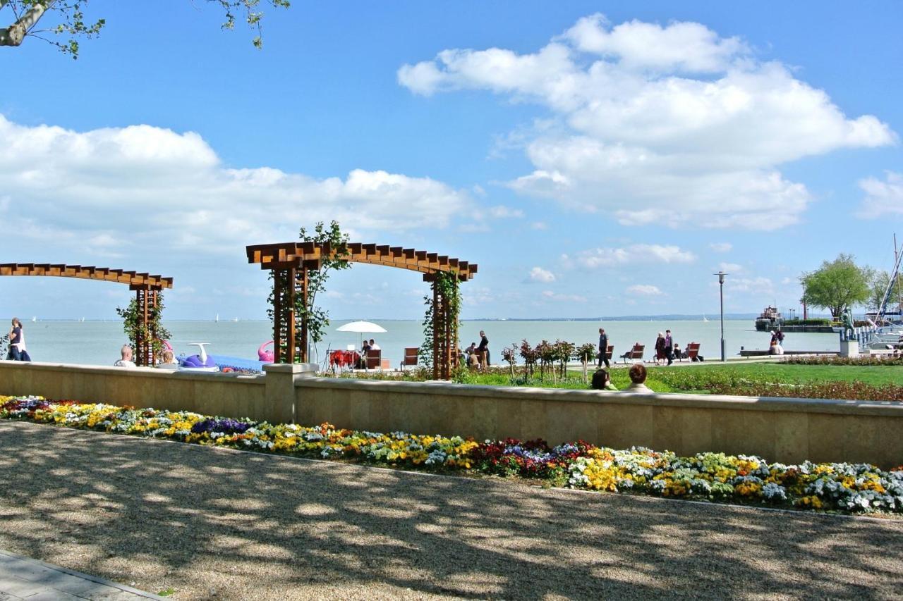 Strand Apartman Balatonfured Ngoại thất bức ảnh